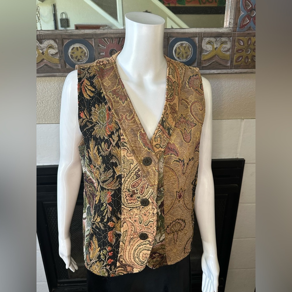Chico's Multicolor Paisley Vest size 1 armpit to armpit 19”
